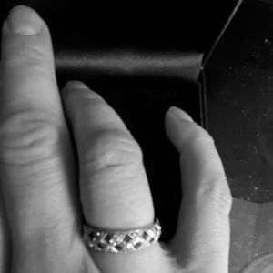 18k white gold band with diamonds